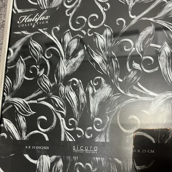 Two Silver Plated 8 by 10 frames - Picture 6 of 6